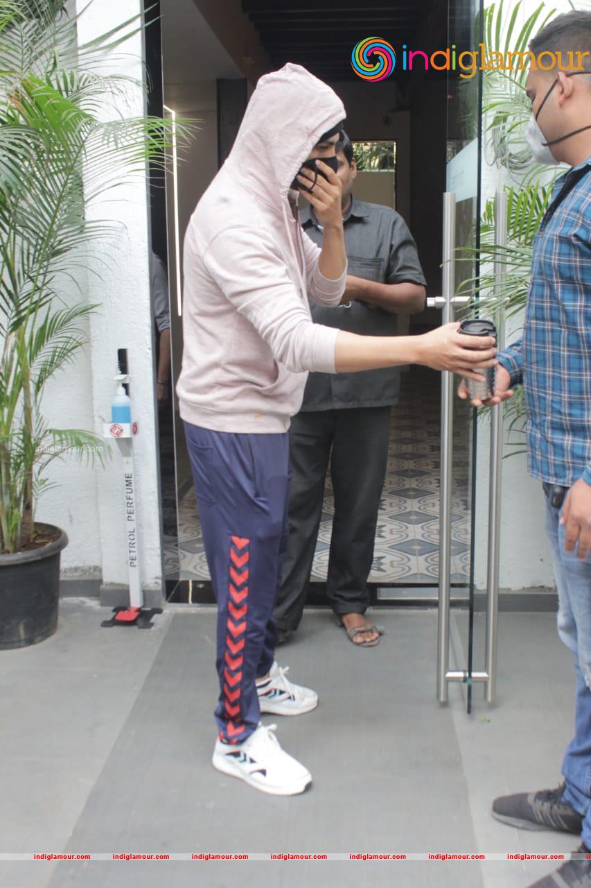 Kartik Aaryan Actor hd photo