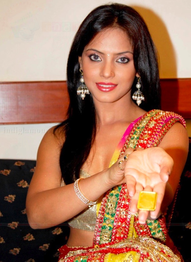 Neetu Chandra Actress hd photo