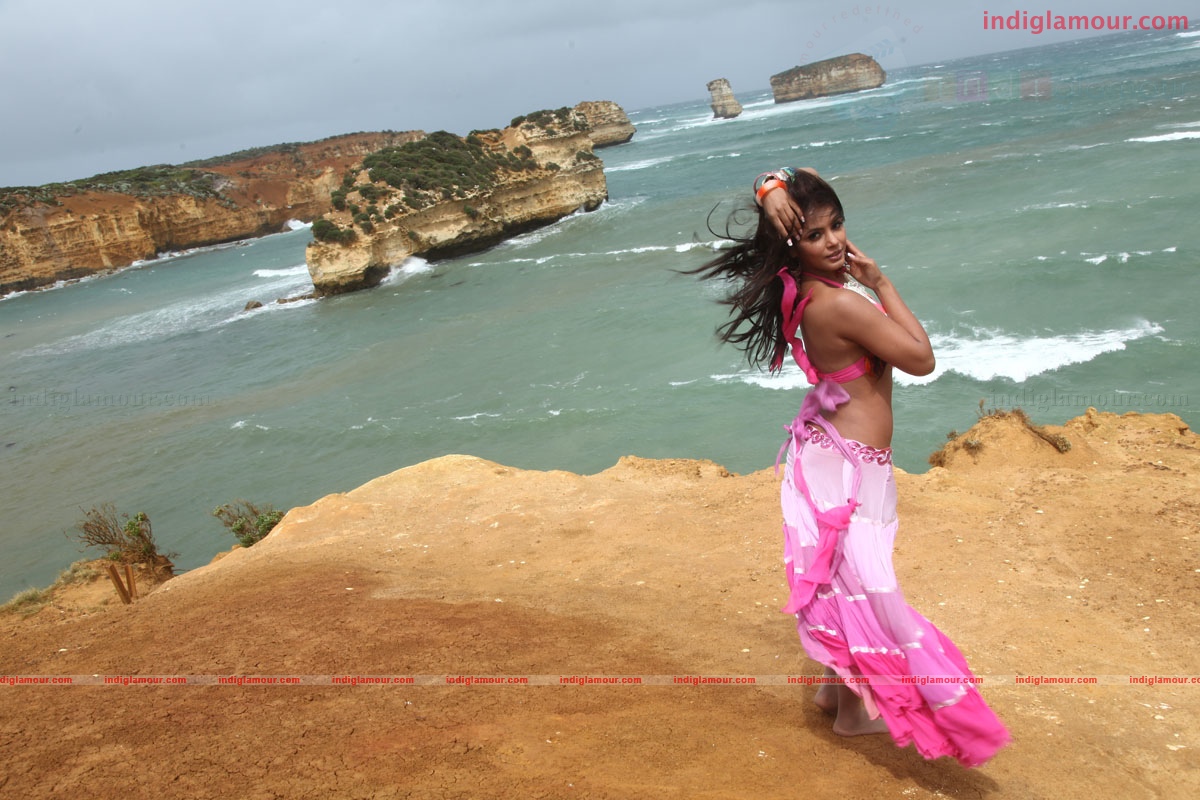 Neetu Chandra Actress hd photo