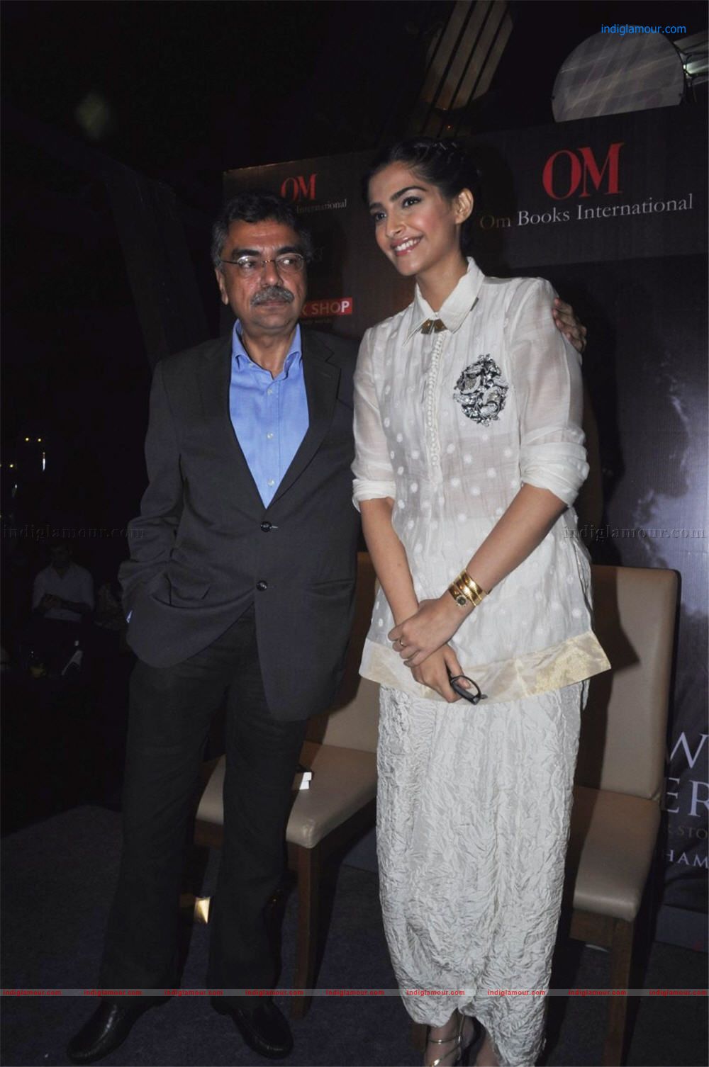 Sonam Kapoor Actress hd photo