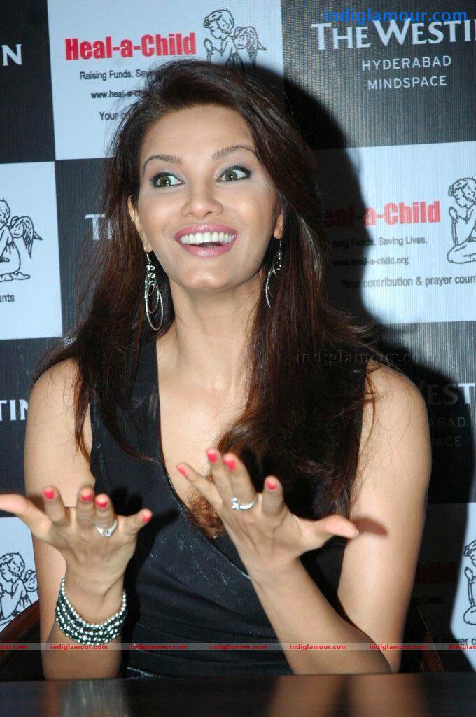 Diana Hayden Actress hd photo