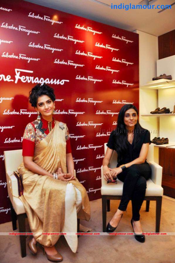 Sonam Kapoor Actress hd photo
