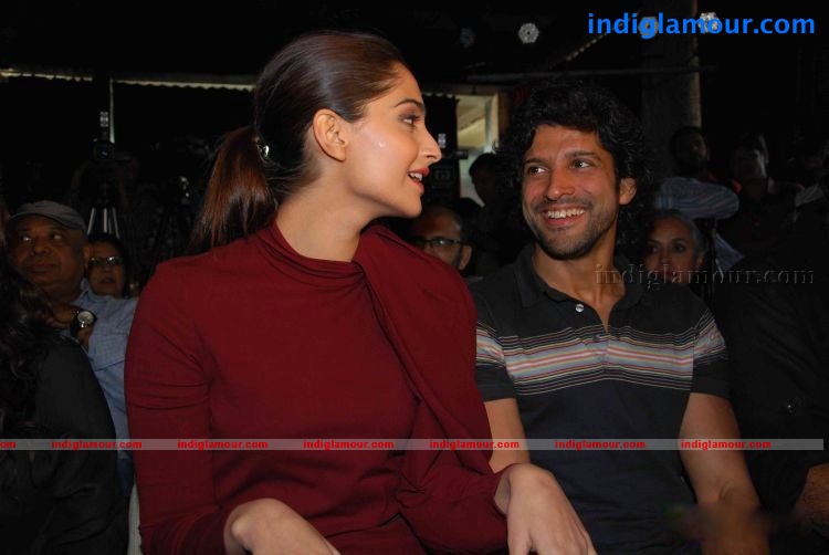 Sonam Kapoor Actress hd photo