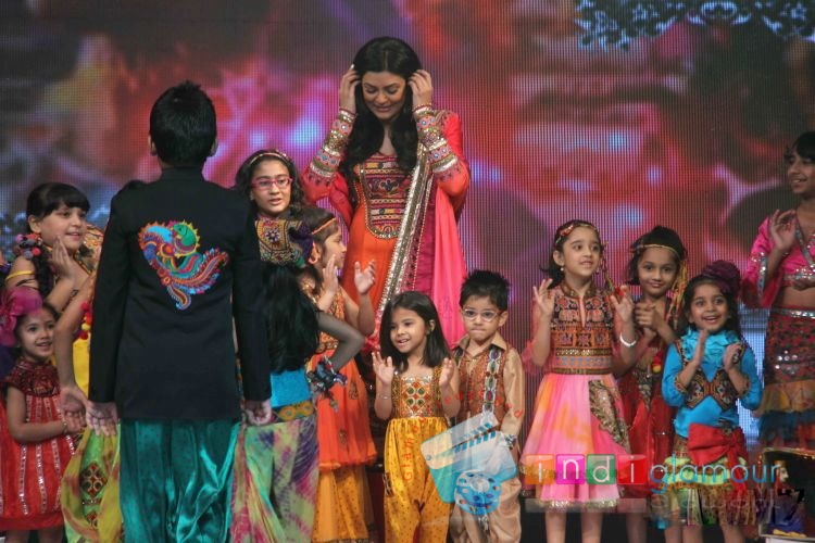 Sushmita Sen Actress hd photo
