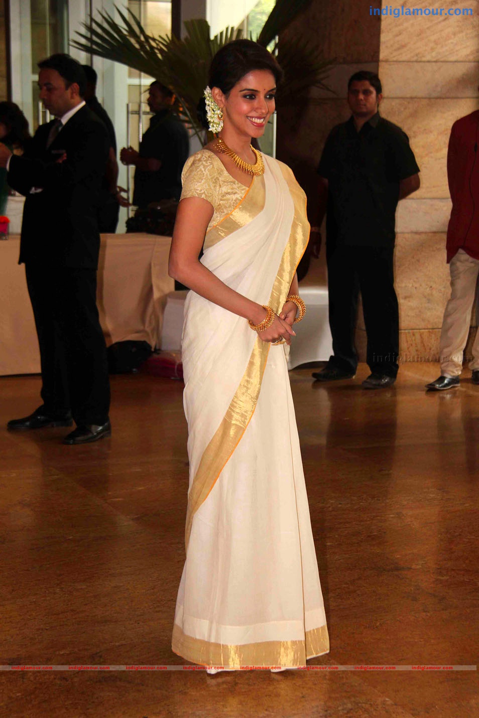Asin Actress hd photo