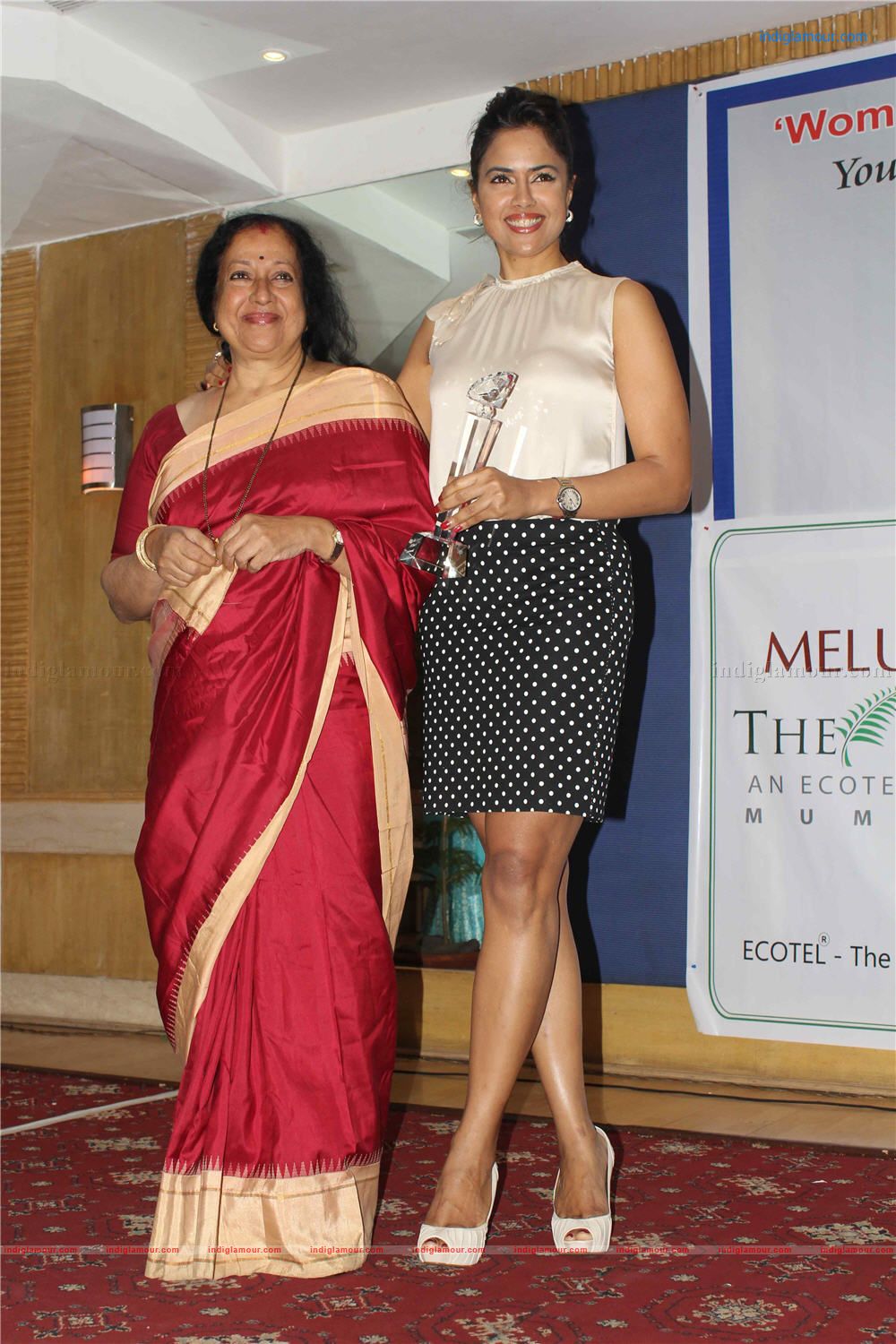 Sameera Reddy Actress hd photo