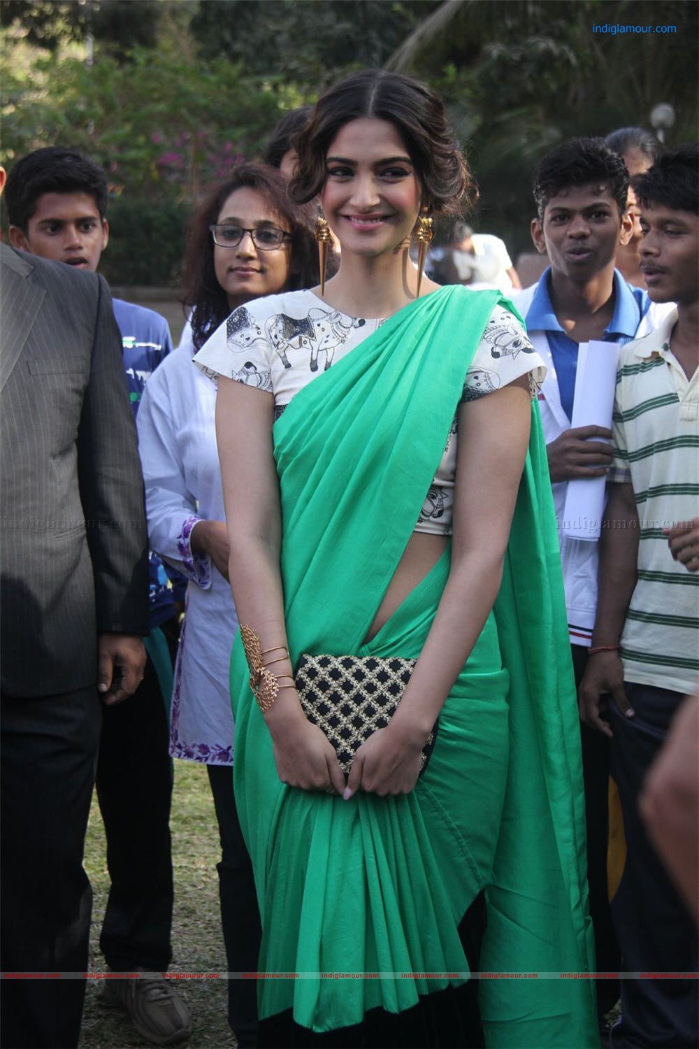 Sonam Kapoor Actress hd photo