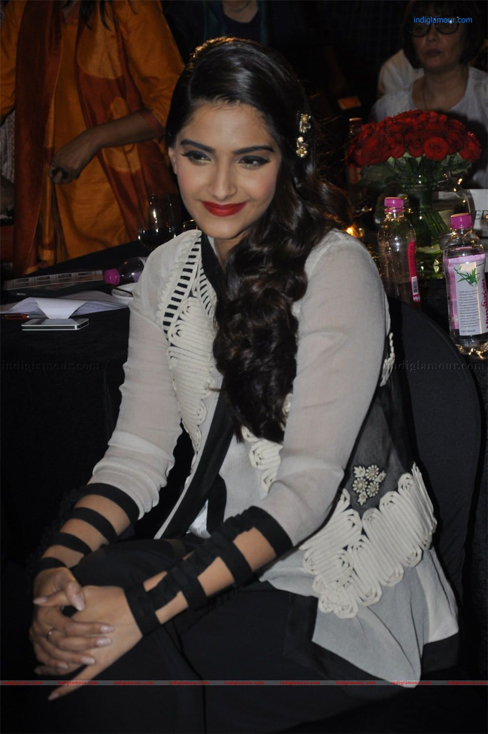 Sonam Kapoor Actress hd photo