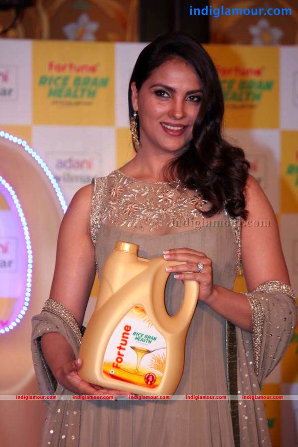 Lara Dutta Actress hd photo