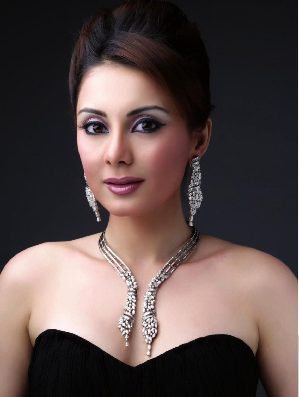 Minissha Lamba Actress hd photo