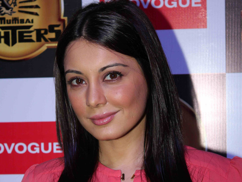 Minissha Lamba Actress hd photo