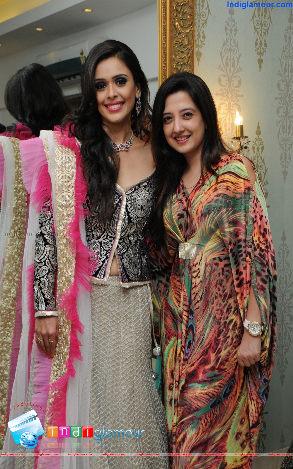 Hrishitaa Bhatt Actress hd photo