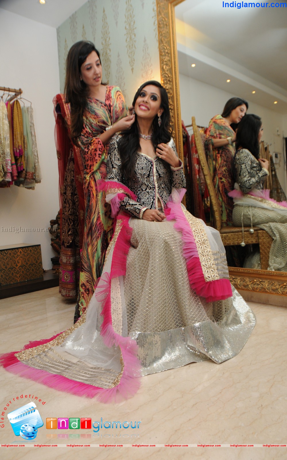Hrishitaa Bhatt Actress hd photo