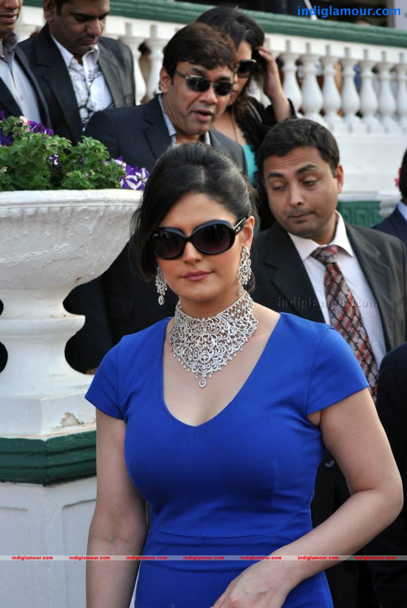 Zarine Khan Actress hd photo
