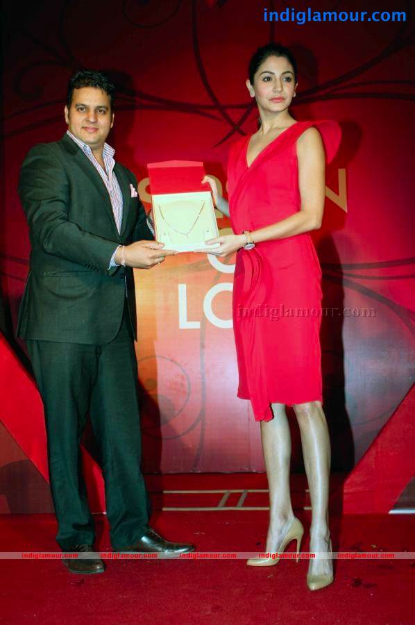 Anushka Sharma Actress hd photo