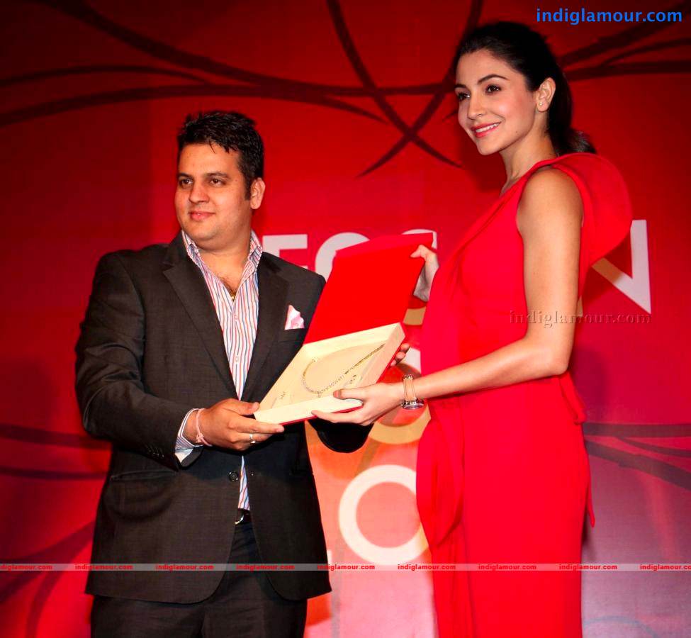 Anushka Sharma Actress hd photo
