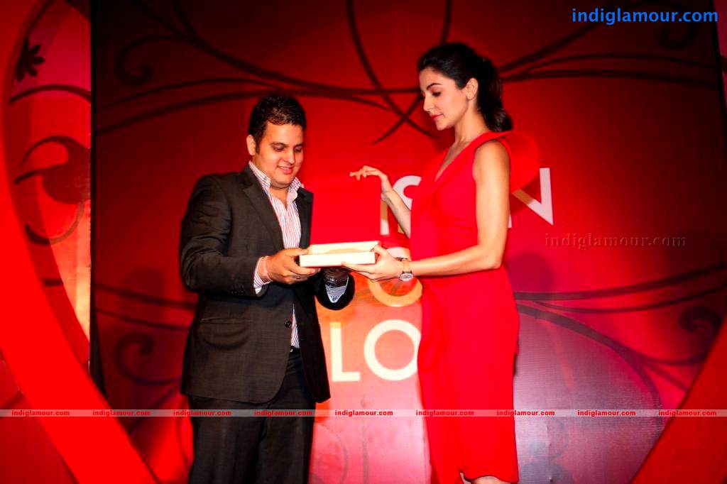 Anushka Sharma Actress hd photo