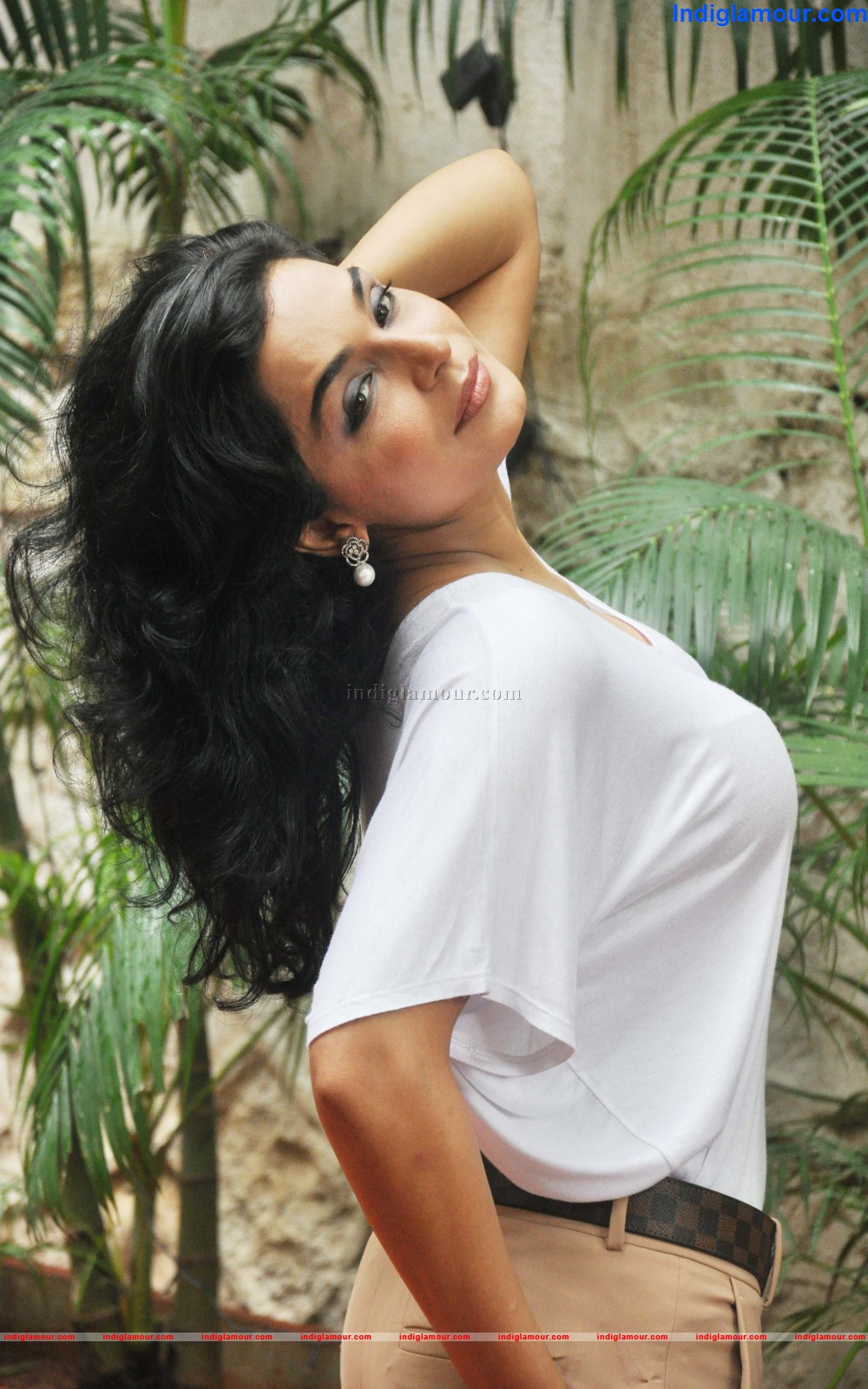 Meera Actress hd photo