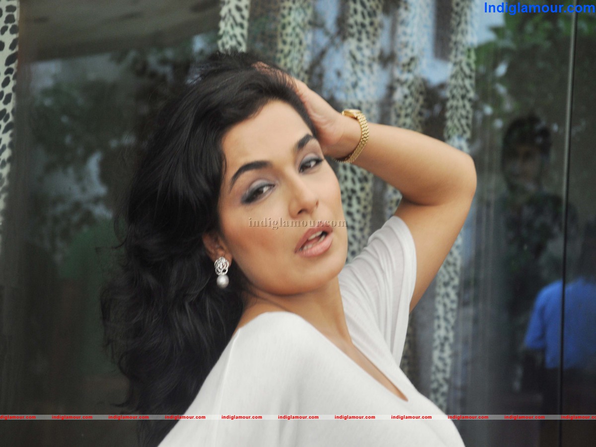 Meera Actress hd photo