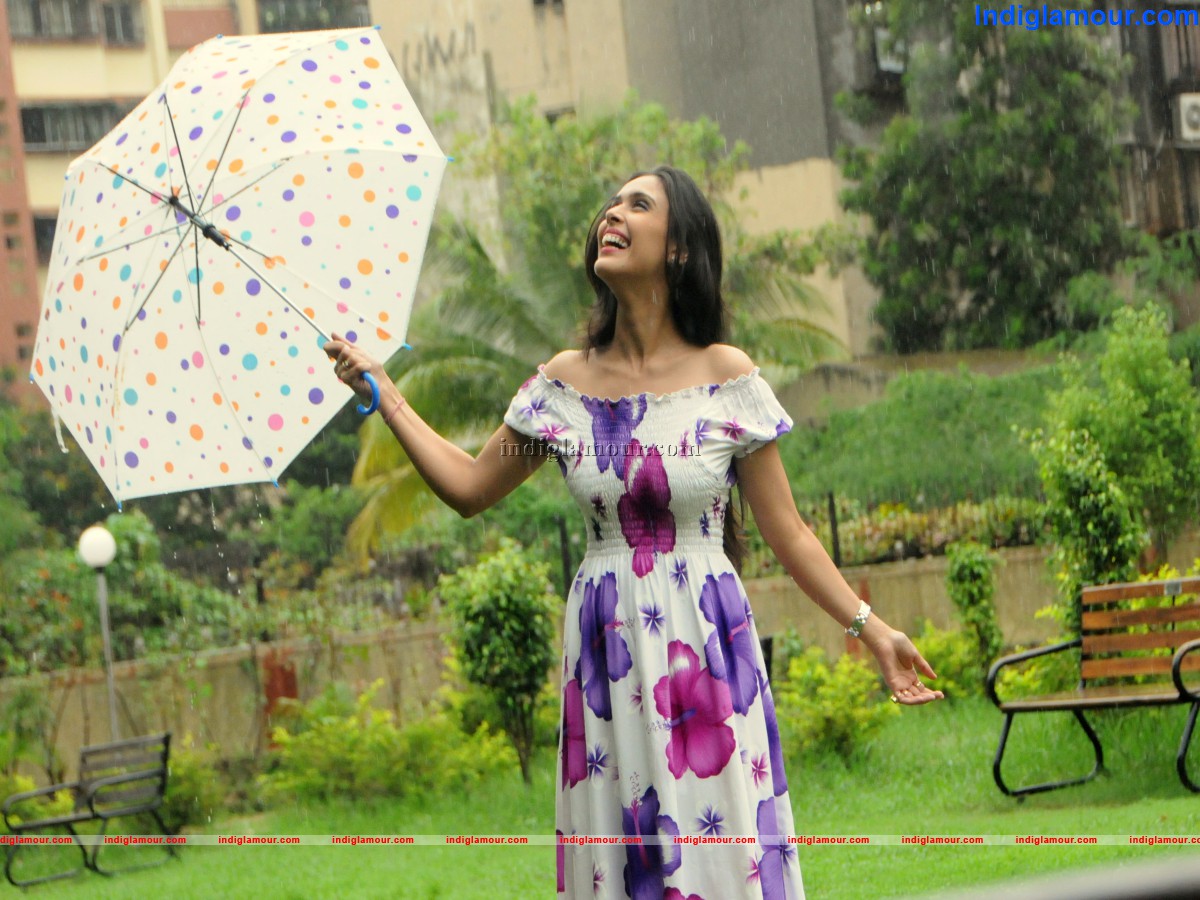 Hrishitaa Bhatt Actress hd photo