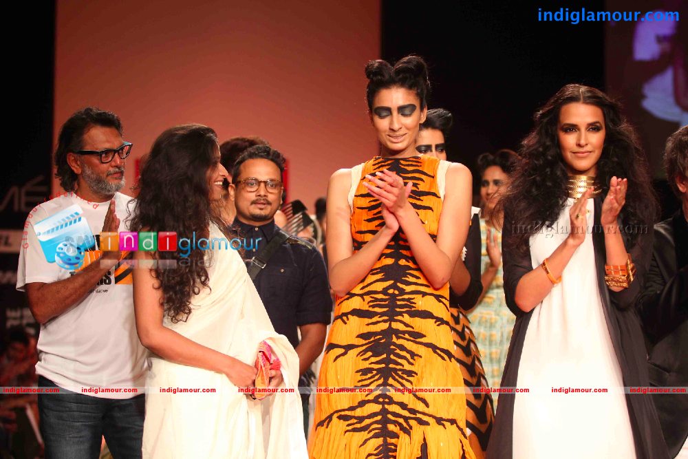 Neha Dhupia Actress hd photo