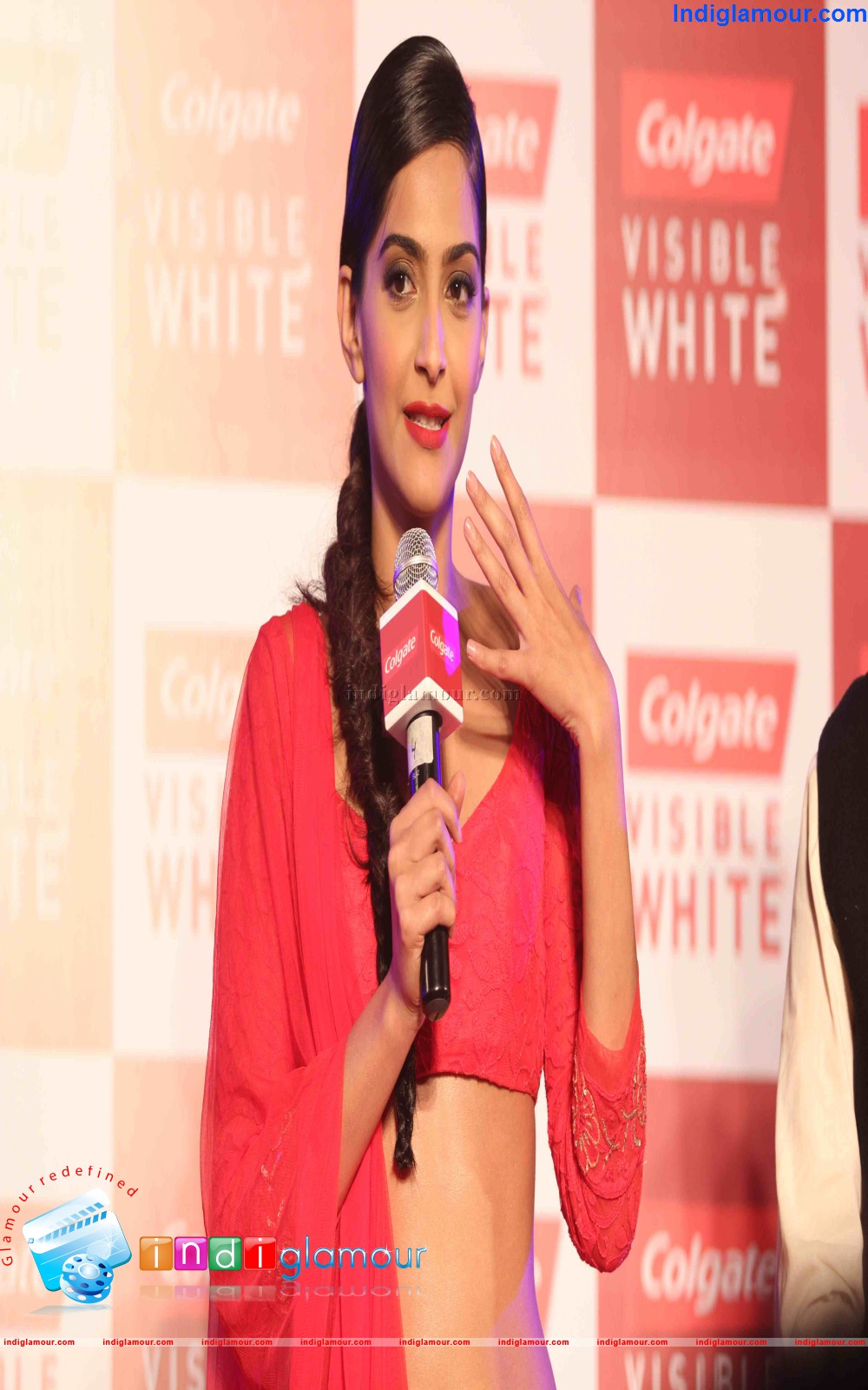 Sonam Kapoor Actress hd photo