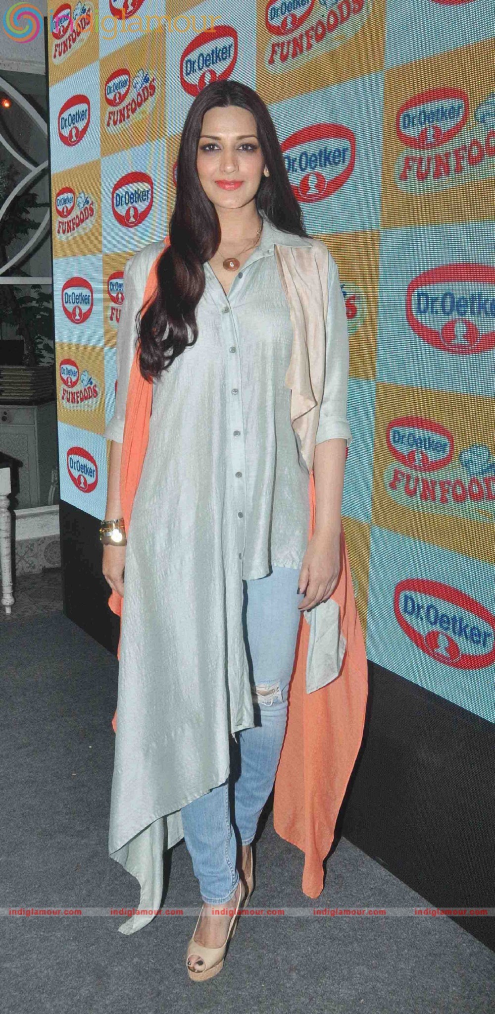 Sonali Bendre Actress hd photo