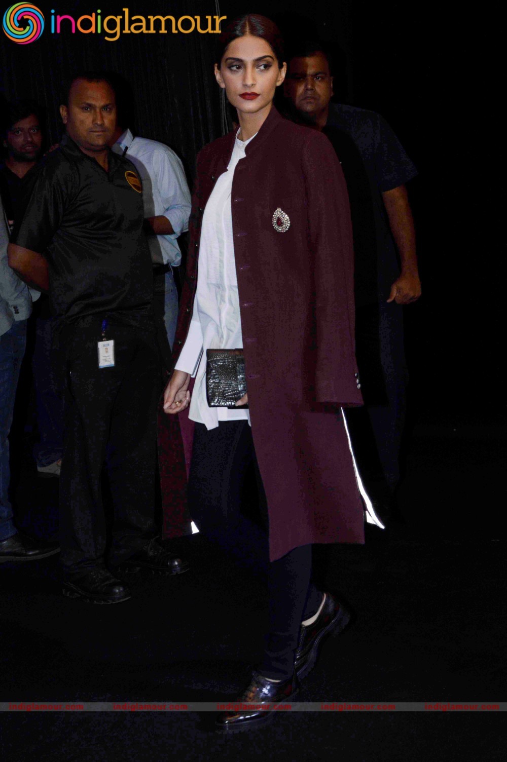 Sonam Kapoor Actress hd photo