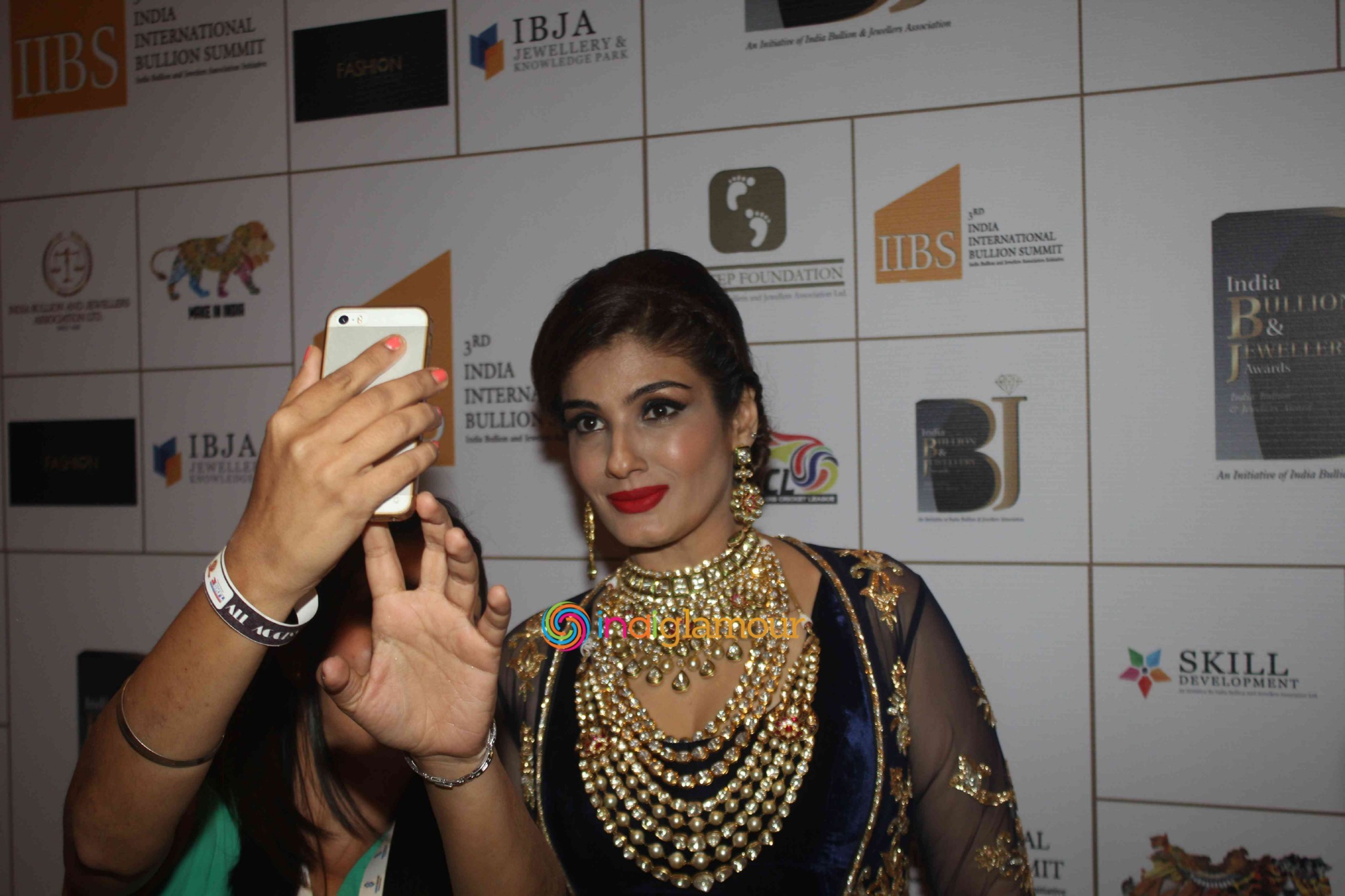 Raveena Tandon Actress hd photo