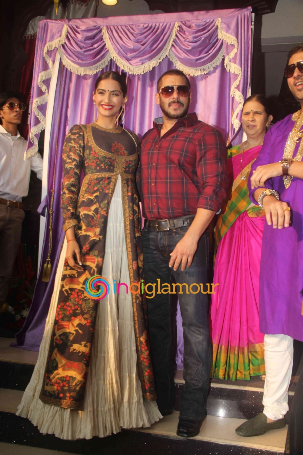 Sonam Kapoor Actress hd photo