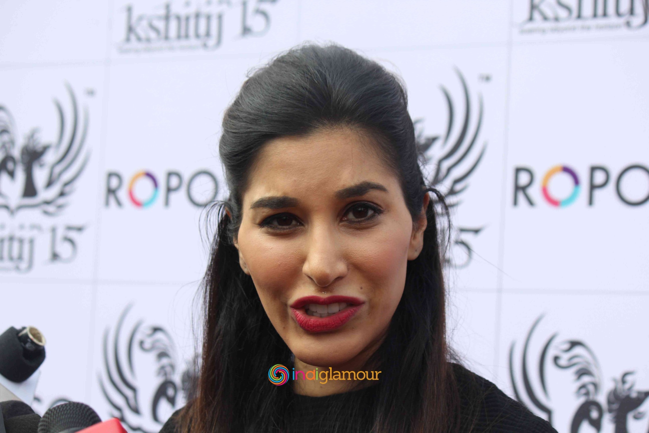 Sophie Choudry Actress hd photo
