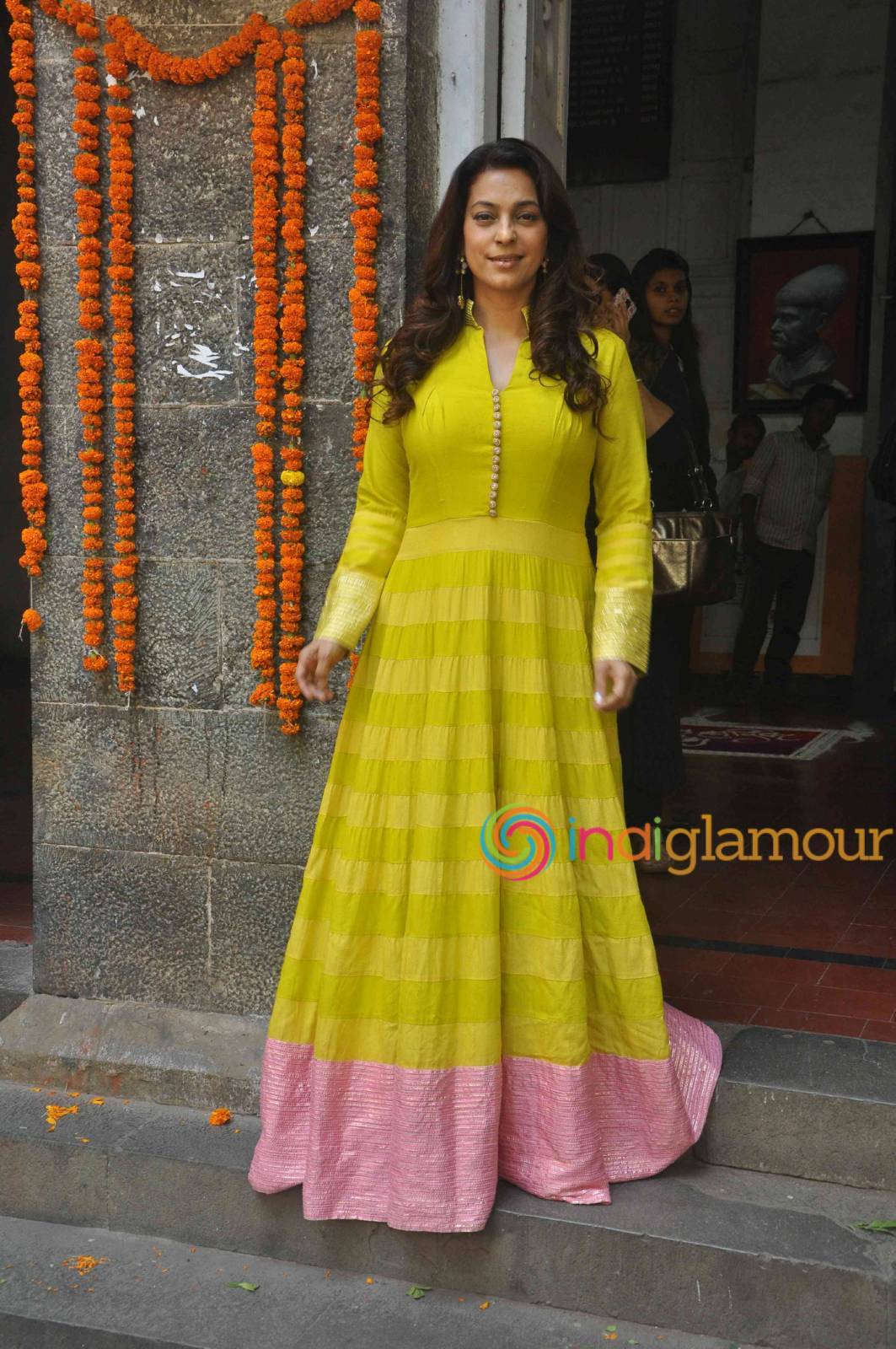 Juhi Chawla Actress hd photo