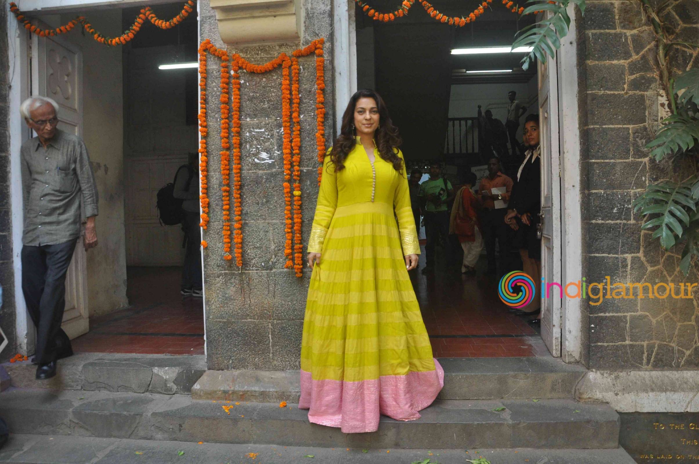 Juhi Chawla Actress hd photo