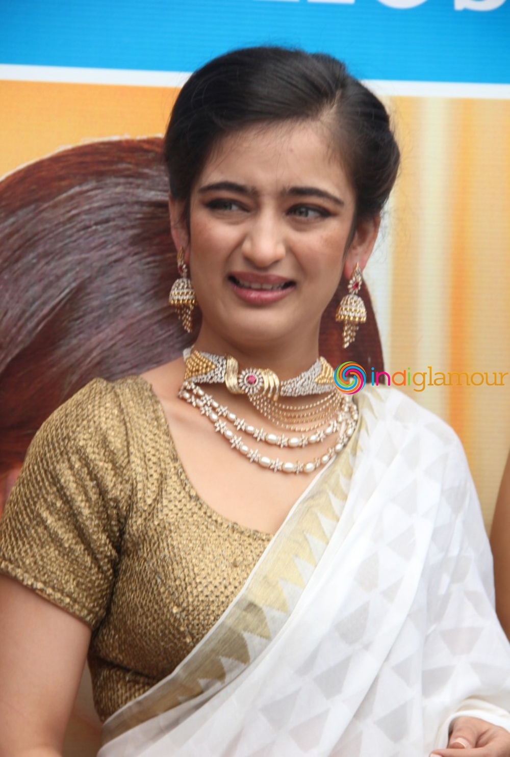 Akshara Haasan Actress hd photo