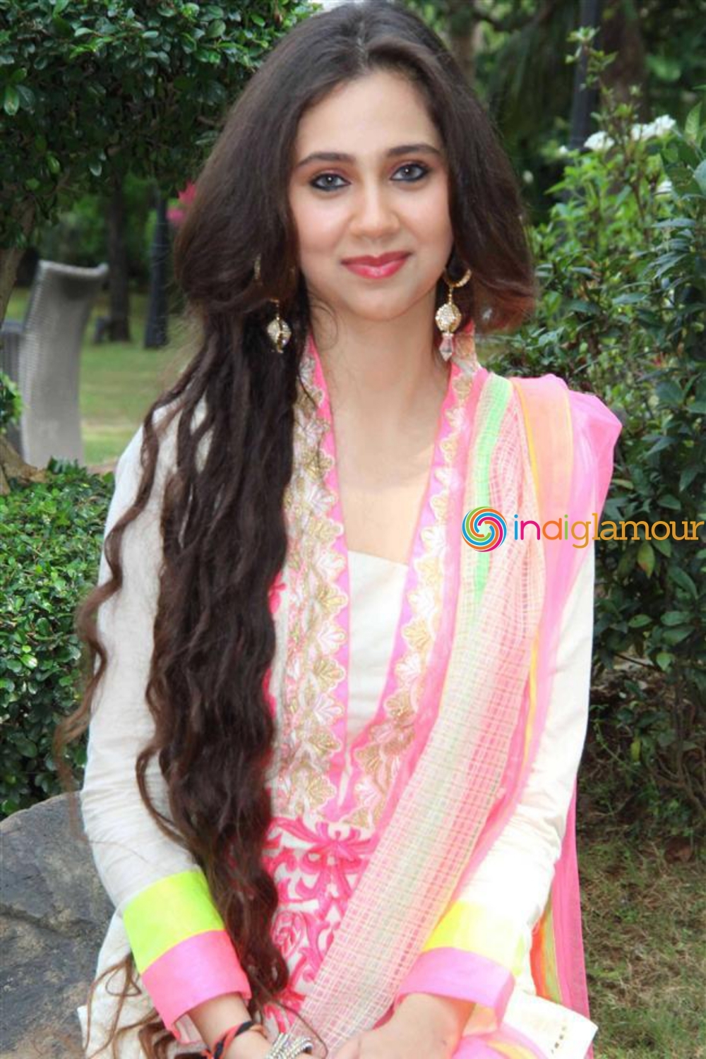 Sasha Agha Actress hd photo