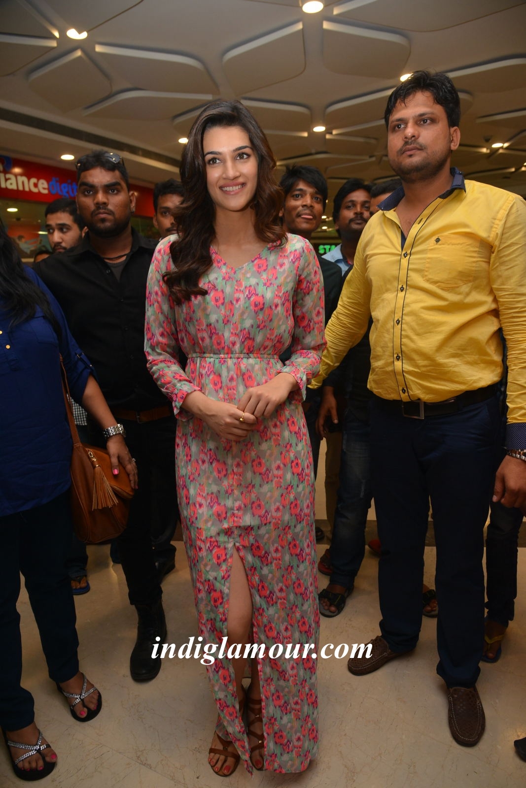 Kriti Sanon Actress hd photo