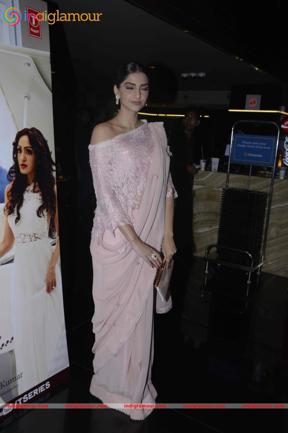 Sonam Kapoor Actress hd photo