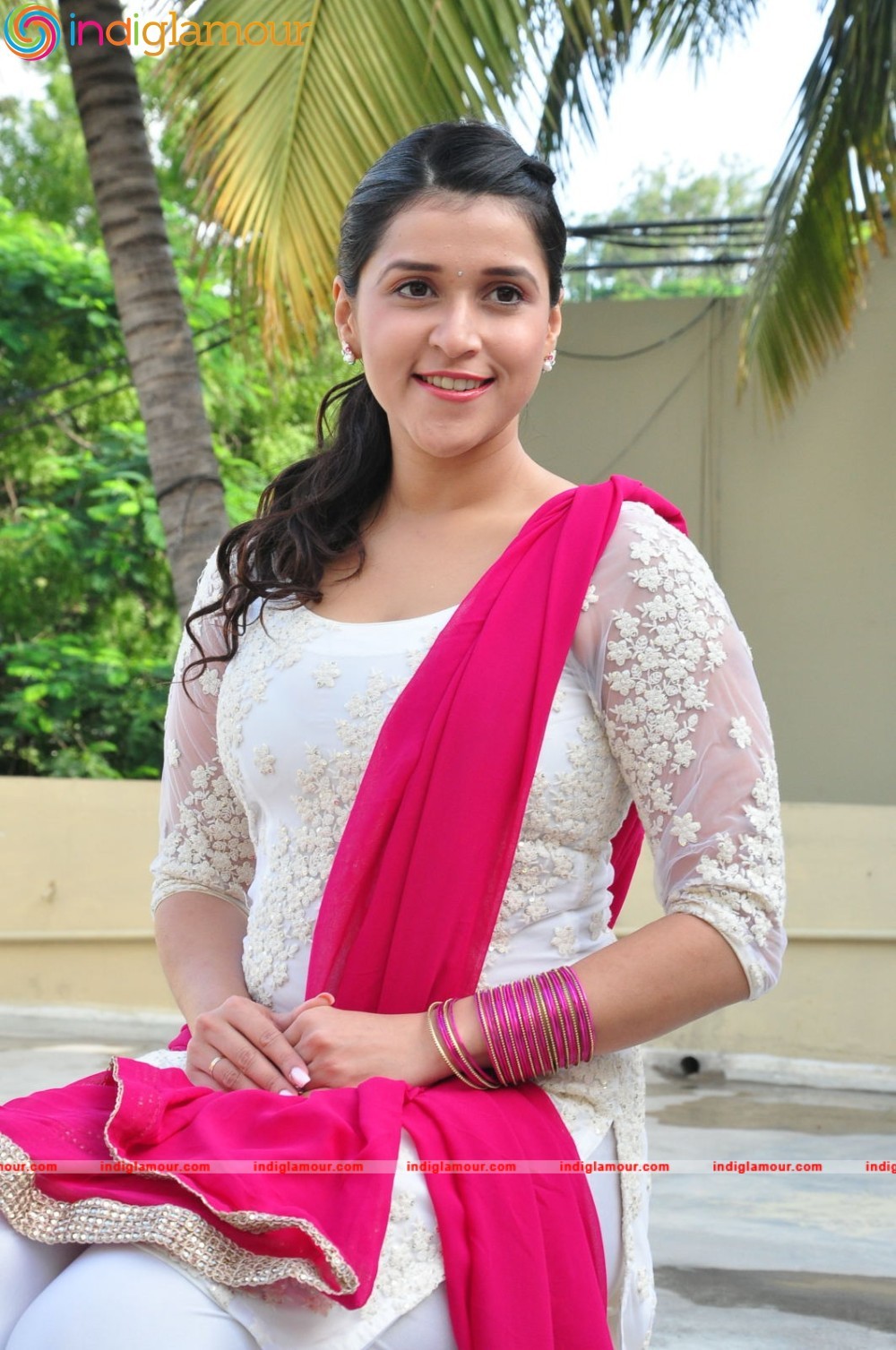 Mannara Chopra Actress hd photo