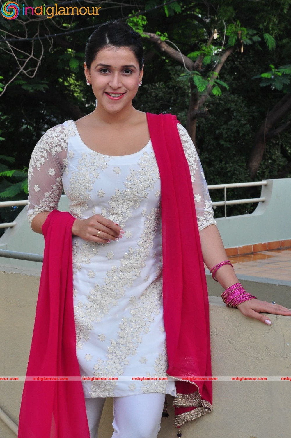 Mannara Chopra Actress hd photo