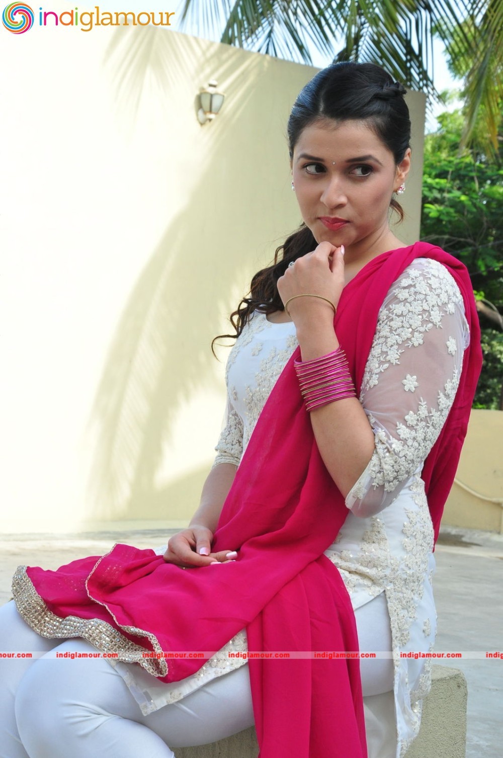 Mannara Chopra Actress hd photo