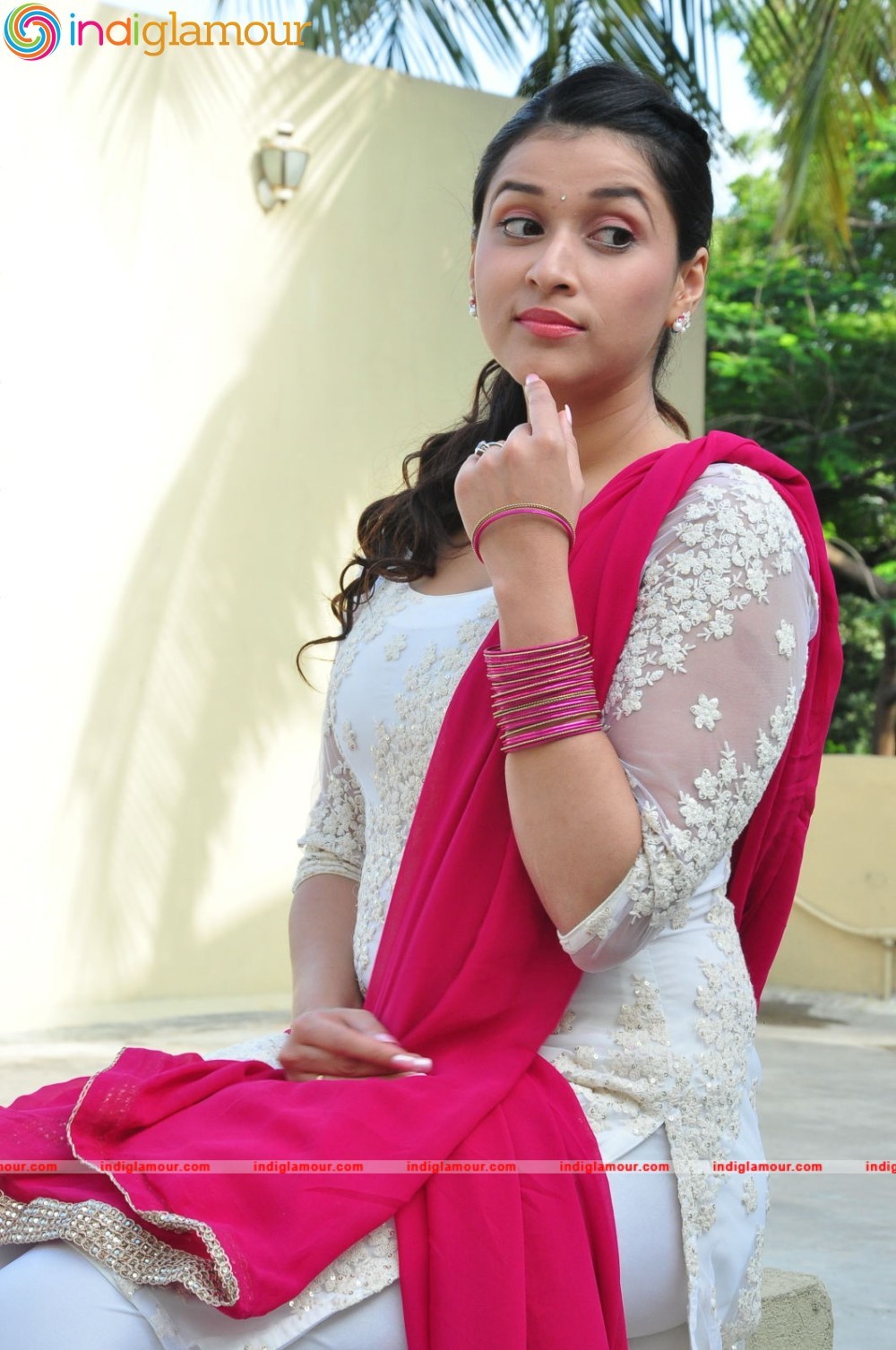 Mannara Chopra Actress hd photo
