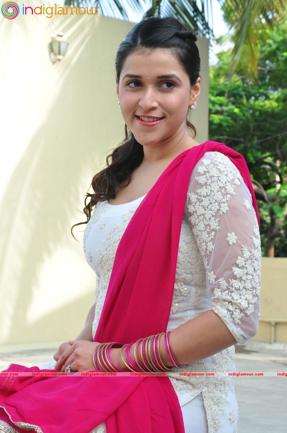 Mannara Chopra Actress hd photo