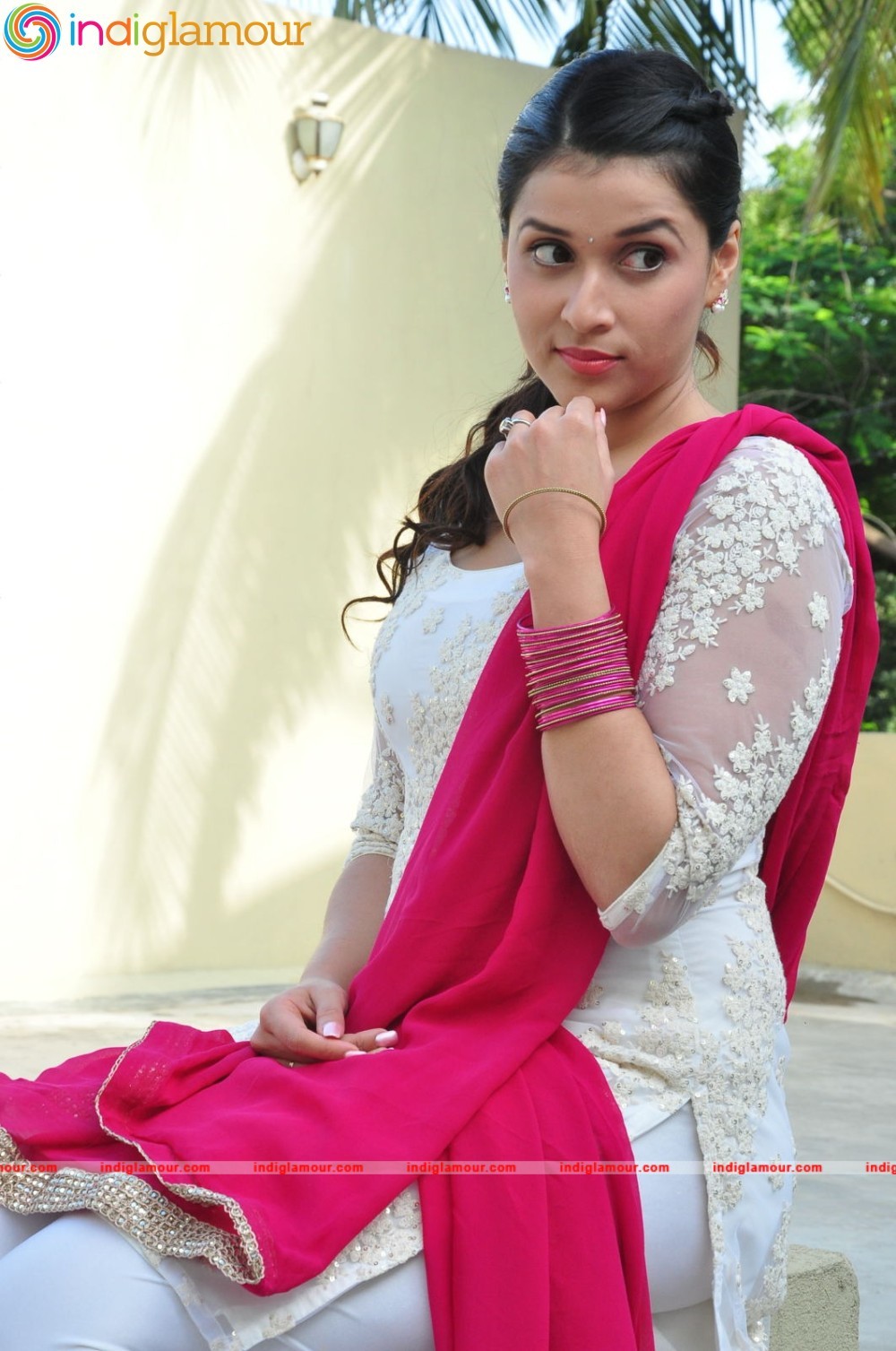 Mannara Chopra Actress hd photo