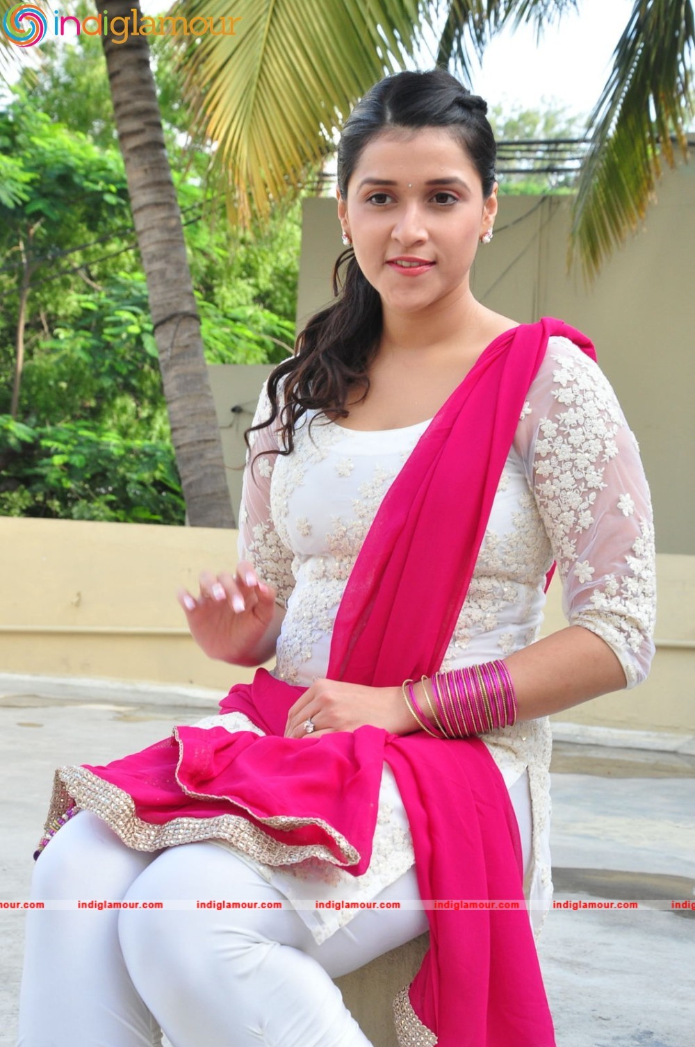 Mannara Chopra Actress hd photo