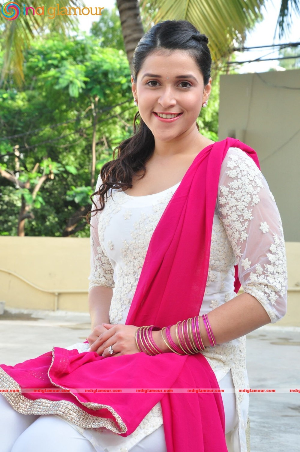 Mannara Chopra Actress hd photo