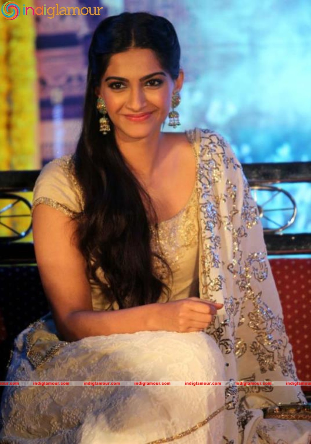 Sonam Kapoor Actress hd photo
