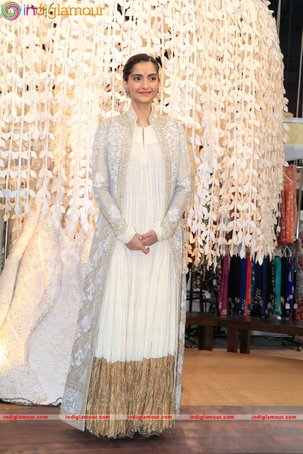 Sonam Kapoor Actress hd photo