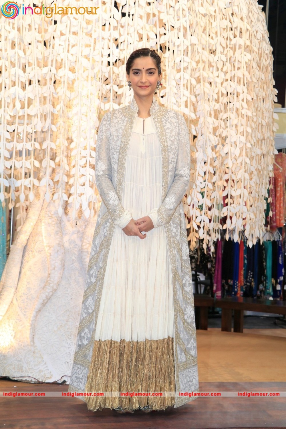 Sonam Kapoor Actress hd photo