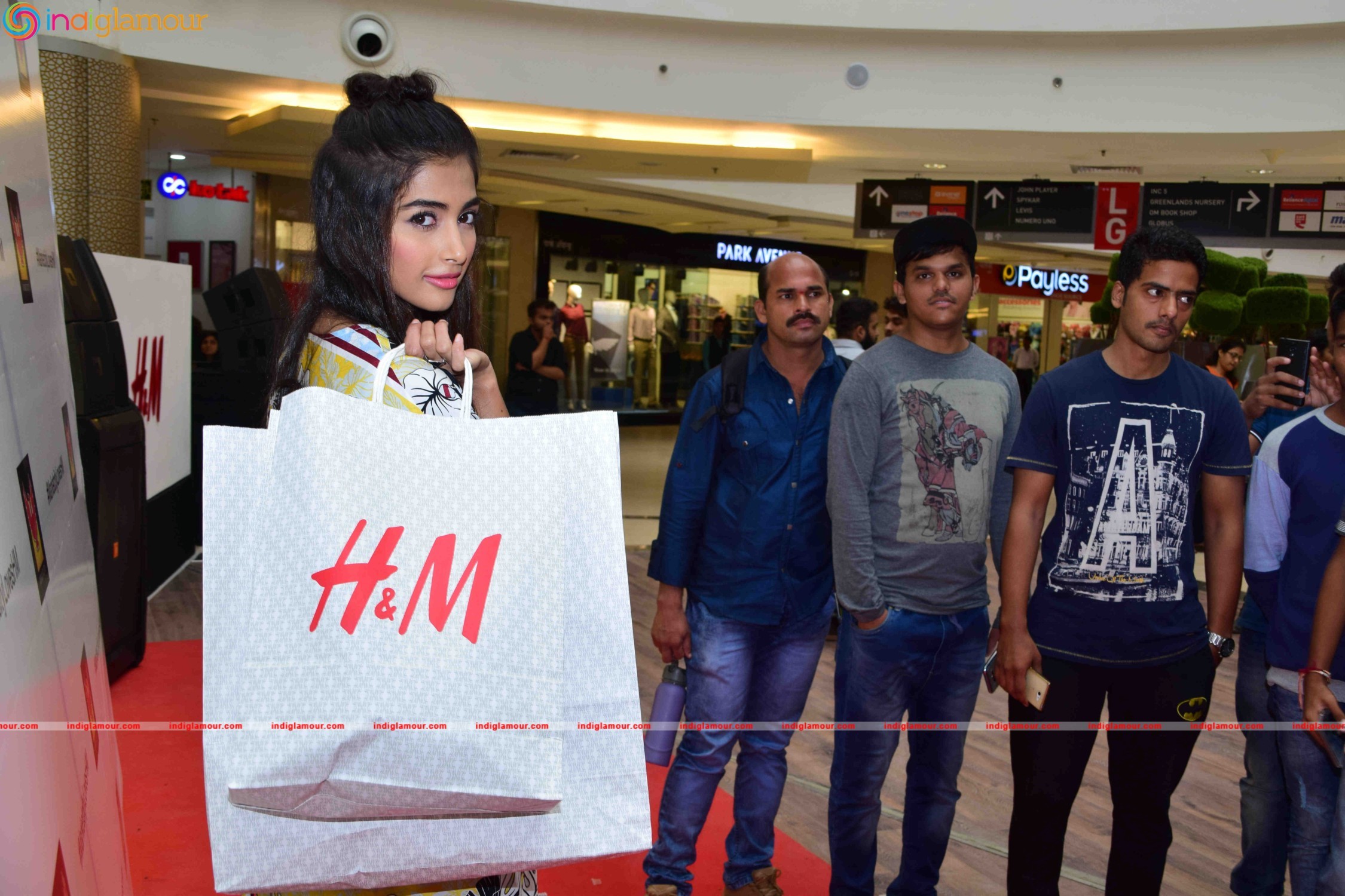 Pooja Hedge Actress hd photo