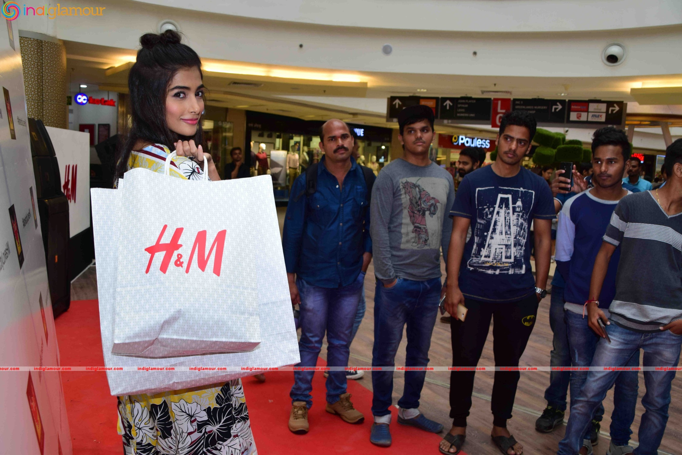 Pooja Hedge Actress hd photo